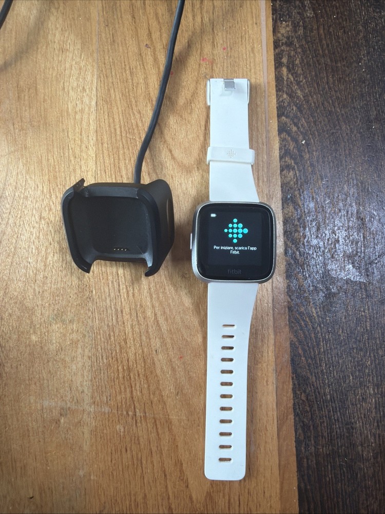 Fitbit Versa FB415 SC Fitness Smartwatch Activity Tracker White Small  Working
