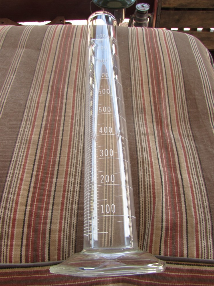 LARGE VINTAGE PYREX 1000ML GRADUATED CYLINDER #3022