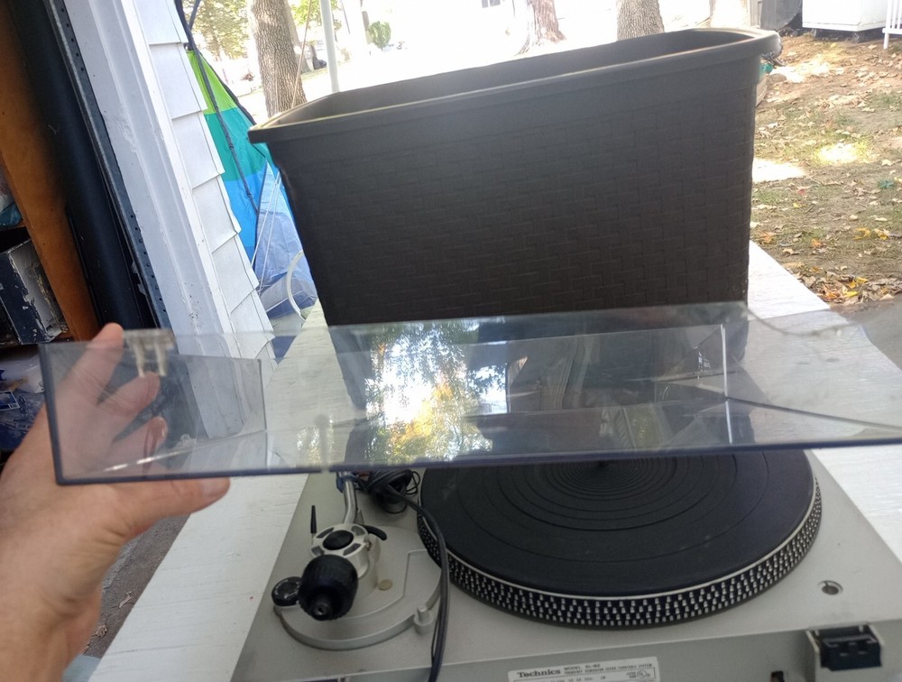 Technics SL-B2 Turntable - Silver Tested Working 17 X 14 X 5"