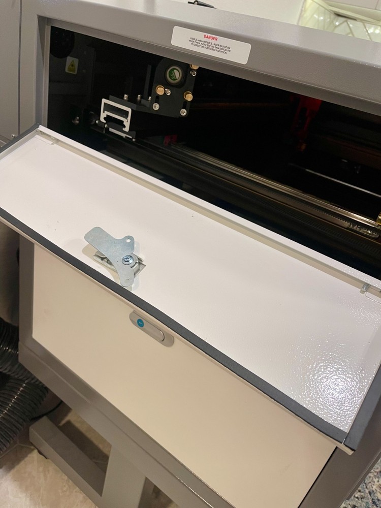 Boss CO2 LS-1420 Laser Engraver