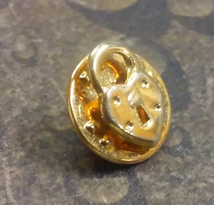 Heart Pad Lock pin badge