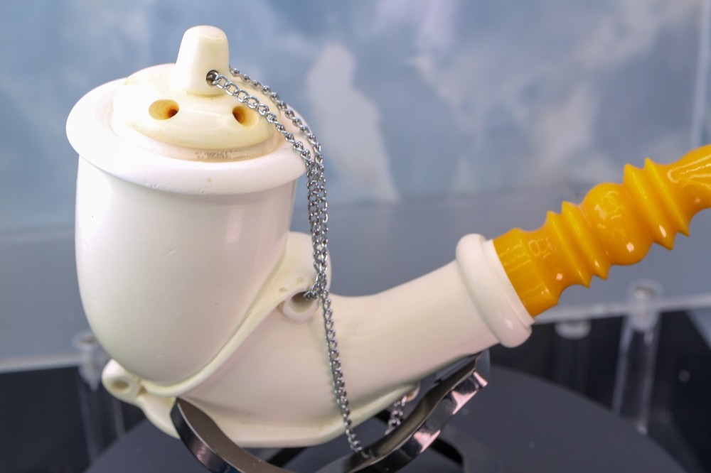 Cleaned- STUNNING SMS Meerschaum Sitter with Wind Cap CHIMNEY (with Case) Pipe