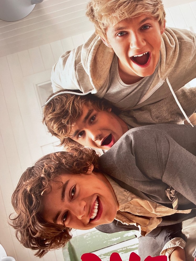 ONE DIRECTION , MUSIC BAND,AUTHENTIC LICENSED 2012 POSTER