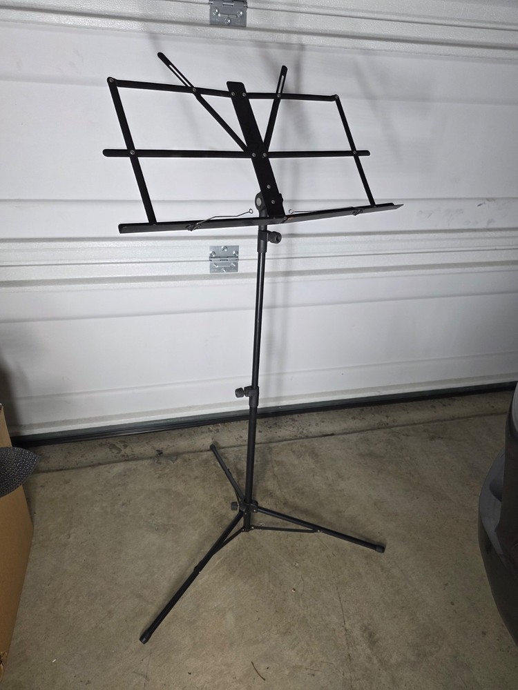 Music stand, new