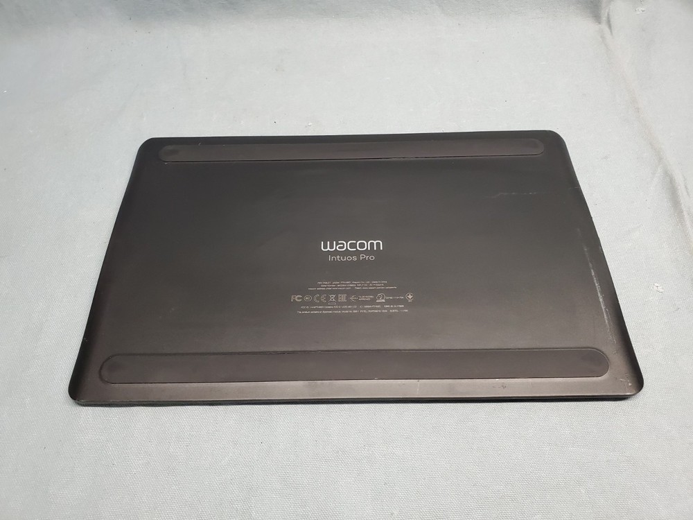 Wacom Intuos Pro Medium 13.2" x 8.5" Graphics Tablet PTH-660 #H2 88