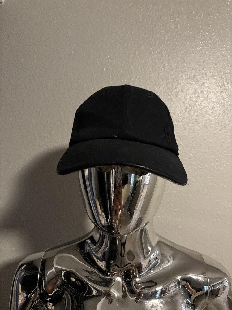 Burberry Hat Size medium