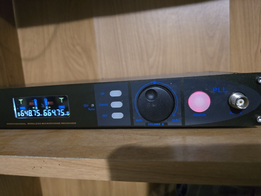 IDOLpro UHF-398 Professional Dual Wireless Microphone Receiver