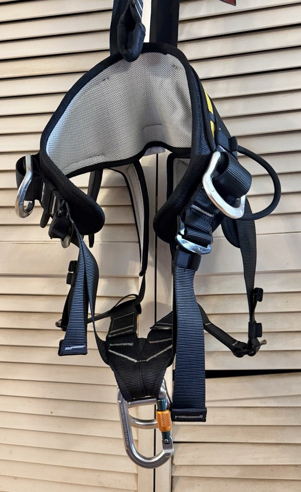 SOB Climbing Harness Invert Bod Never Used
