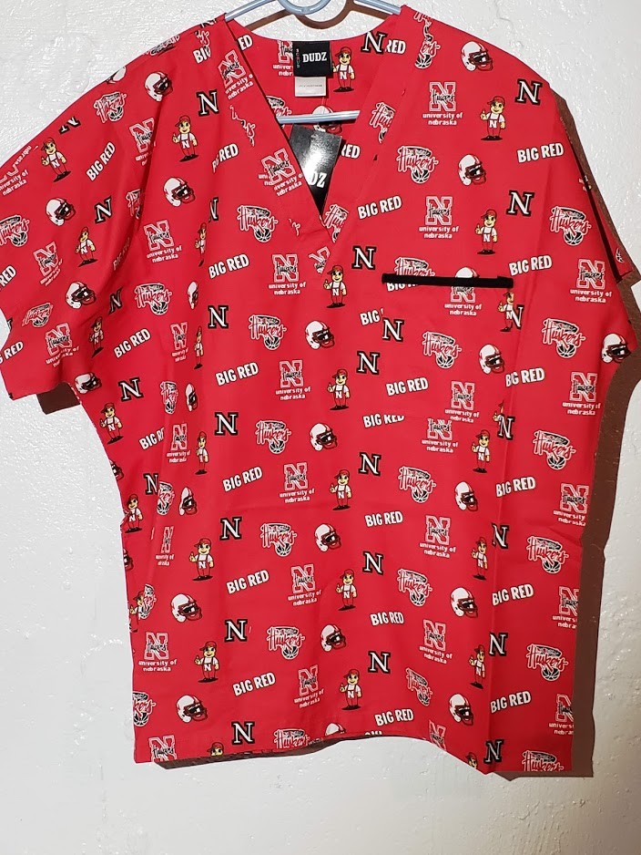 Scrub DUDZ Top Size Medium Nebraska Huskers Red NEW