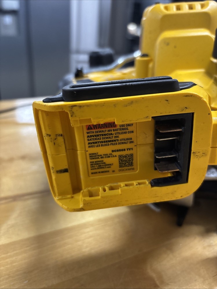 DEWALT 20V Cordless Circular Saw DCS565 (TOOL ONLY)