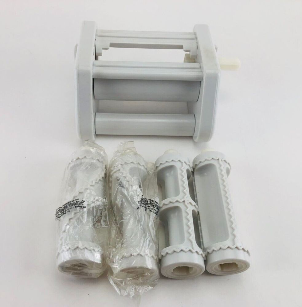 Vintage Pasta Dumpling Mincing Machine with Manual