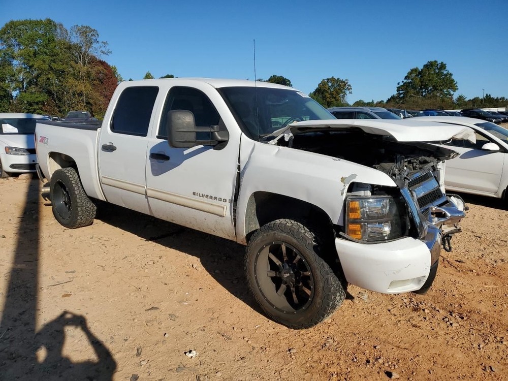 SILVRDO15 2009 Glove Box 4889679