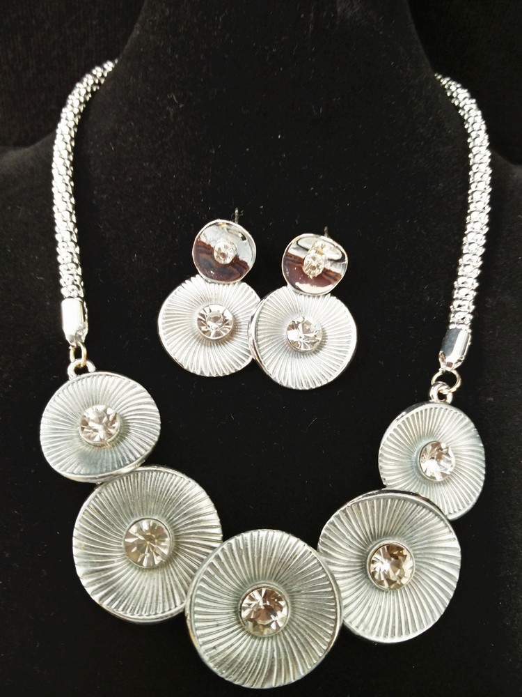 Charming Silver Plated Clear Crystal Disc Shape Chain Bib Statement Necklace Set