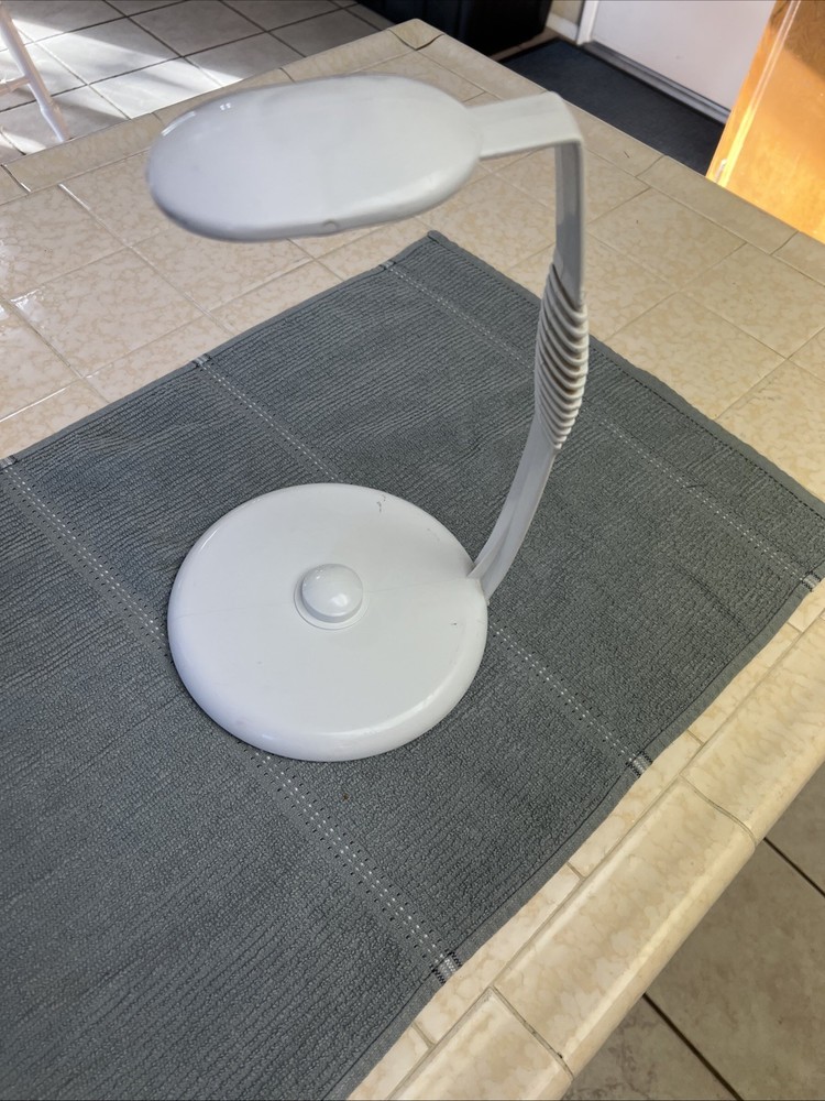 rubbermaid paper towel holder