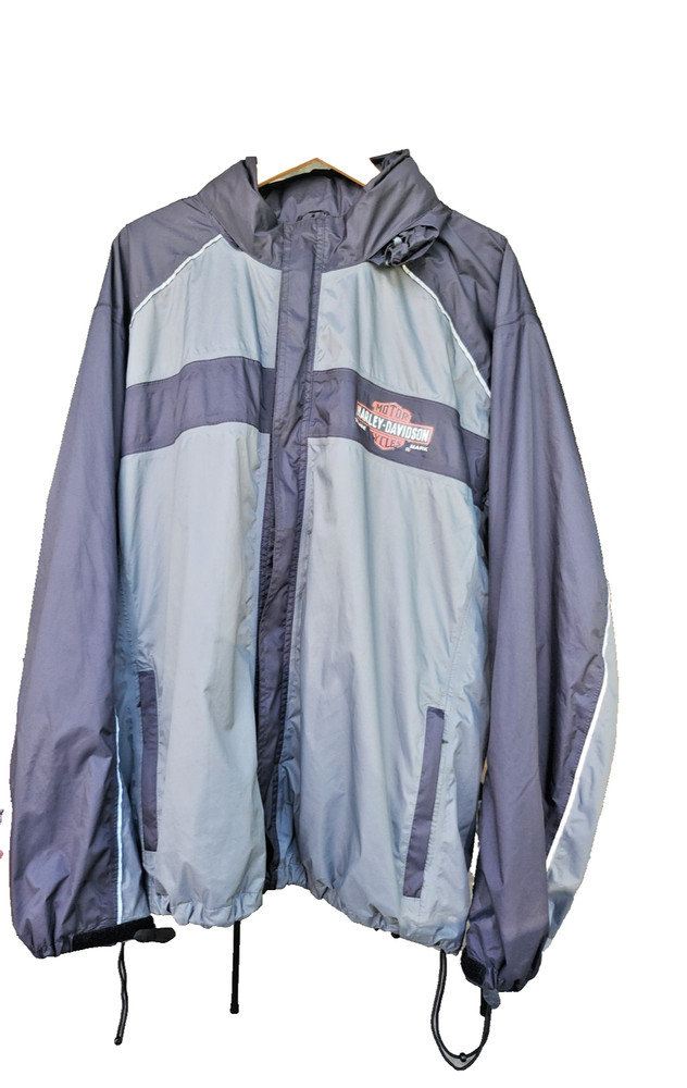 Harley Davidson Gray & Black rain jacket and pants set. Size:2X.