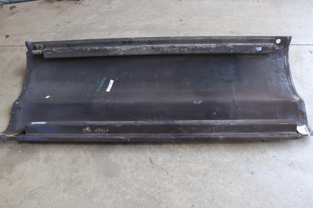 96-2010 KENWORTH T2000 LEFT DRIVER SLEEPER CAB MIDDLE FAIRING PANEL COVER OEM