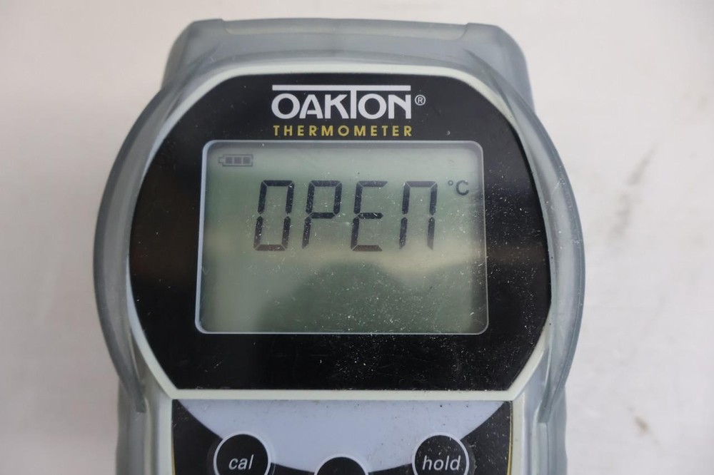 Oakton Temp10J Digital Thermometer
