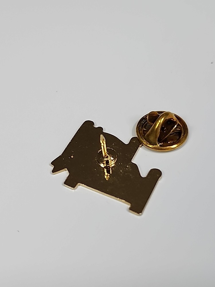 Three In A Bed Lapel Pin Darts Score