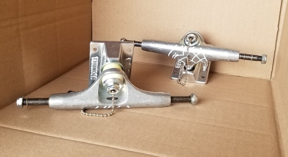 THUNDER TRUCKS 147 Hi , thunder hi 147 lights , (ORIGINAL VERSION)