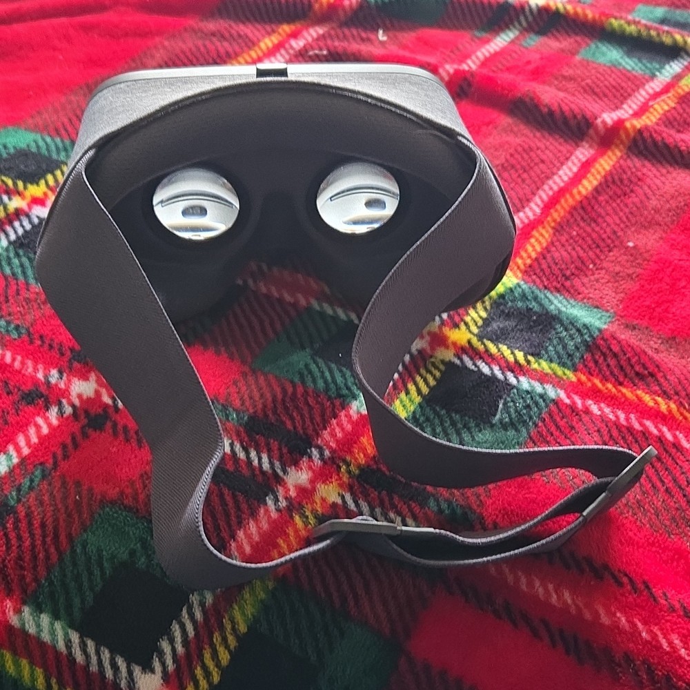 Google Daydream View Gray Smartphone VR Headset