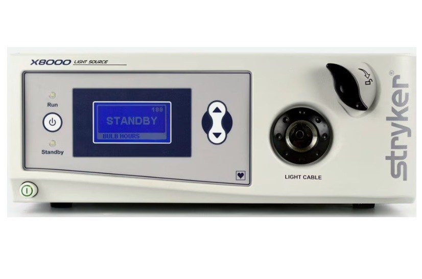 STRYKER X8000 LIGHT SOURCE