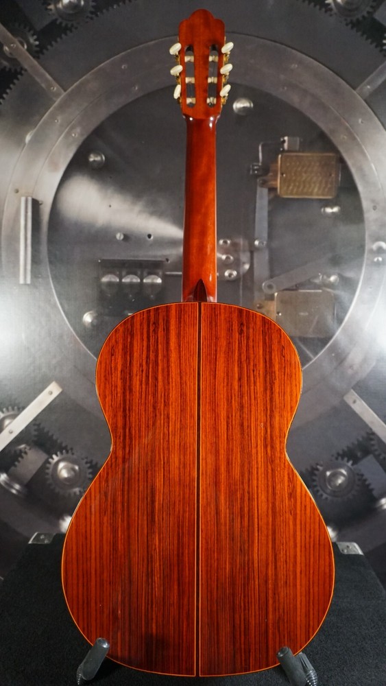 F. Himenes Modelo 300 Japan Classical Guitar w/ Chipboard Case