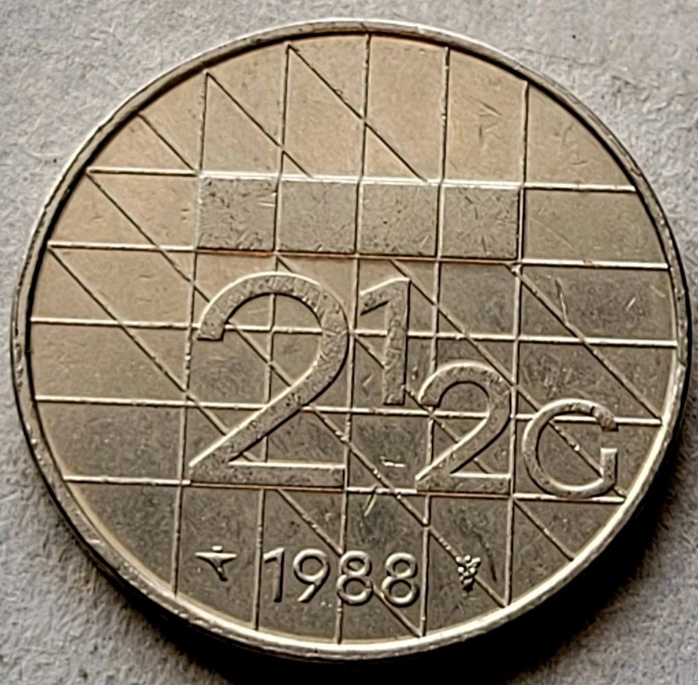 1988 NETHERLANDS  2 1/2 GULDEN