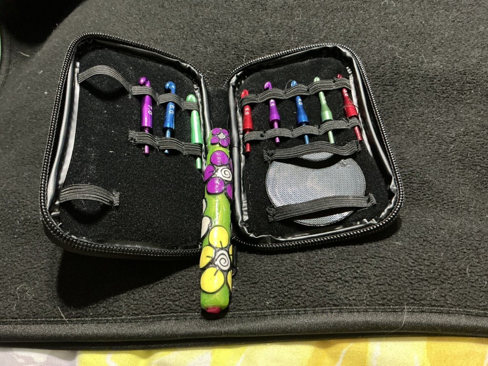 Interchangeable Polymer Clay/Aluminum Handle Crochet Set