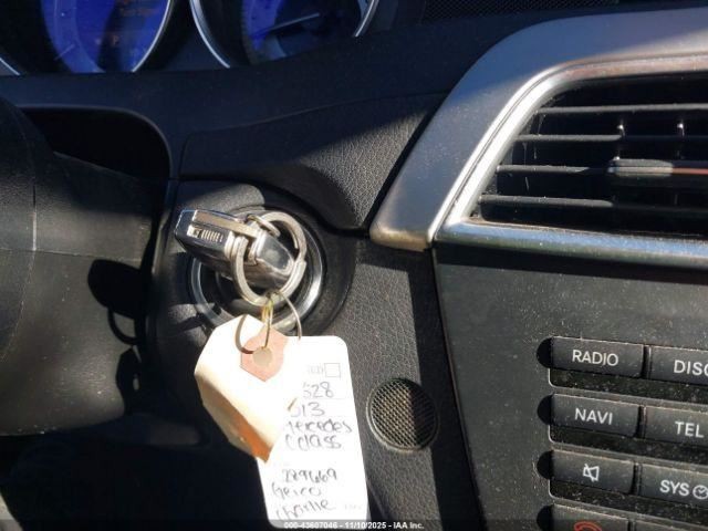 C220 2013 Glove Box 4964459
