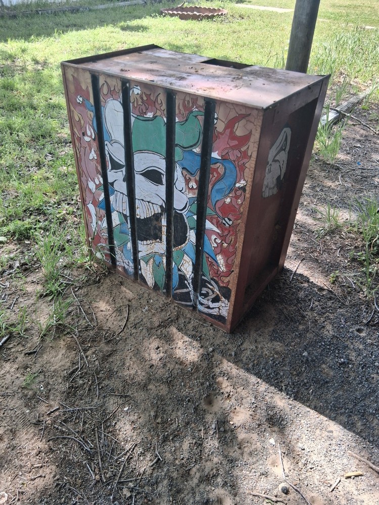 Craftsman 6-drawer lower toolbox featuring unique hand-painted artwork