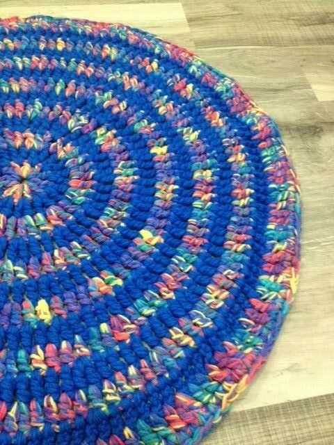 HANDCRAFTED YARN TABLECLOTH TOPPER MULTICOLOR