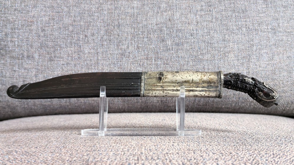 Fine Antique Ceylon Piha Kaetta Dagger 18th C.