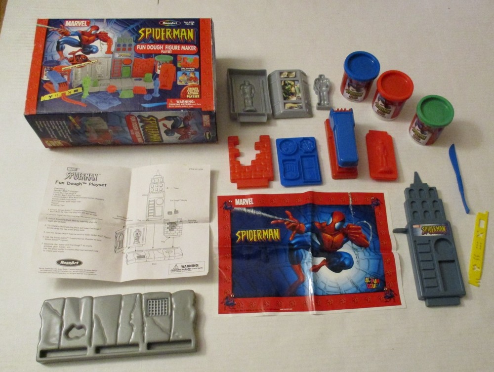 RoseArt Marvel Spider-Man Fun Dough Figure Maker Playset 2003 Used Complete