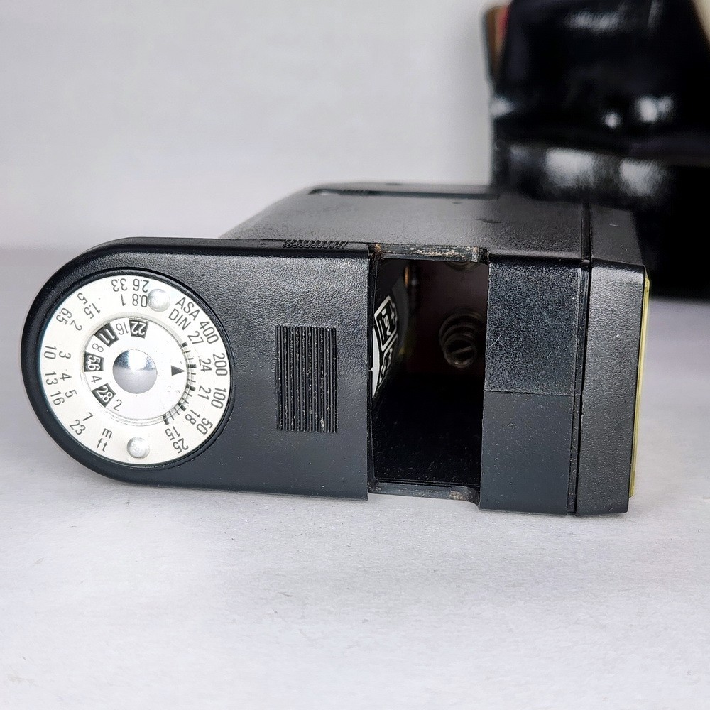 Yashica ES-14 Camera Flash Non-working
