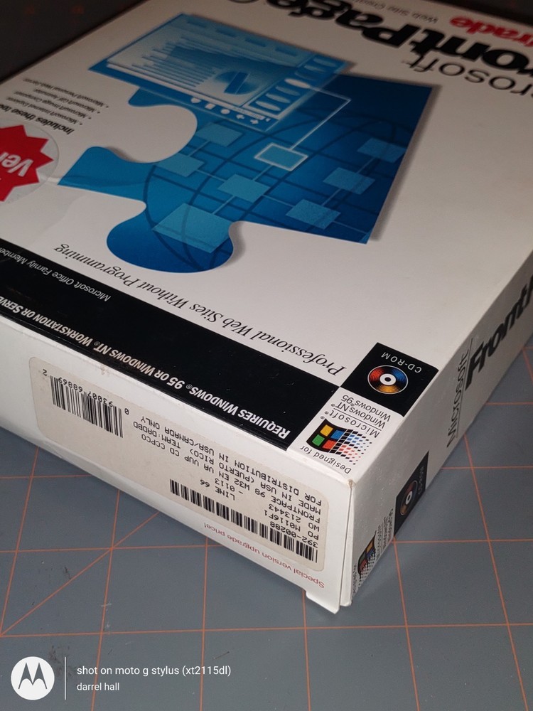 Vintage Microsoft Frontpage 98 Upgrade Software For Windows CD-ROM