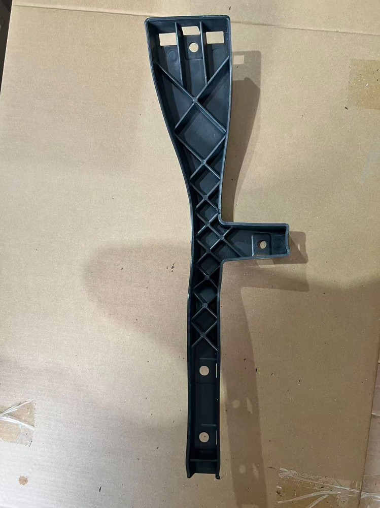 Left Side Bracket Component For Rear Side Skirt Panel Peterbilt 579 2023+