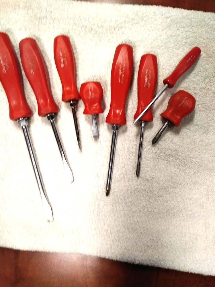 SNAP-ON HARD RED HANDLE COMBINATION 8 PC. SCREWDRIVER SET EXCELLENT CONDITION