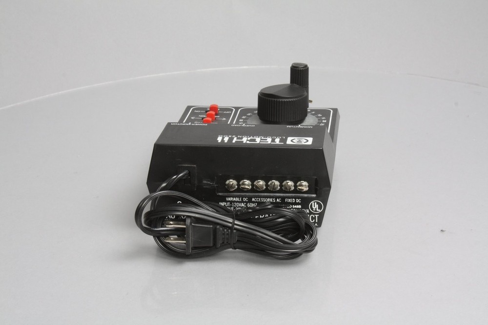 MRC 2500 HO Scale Loco-Motion Tech II Model Train Control LN/Box