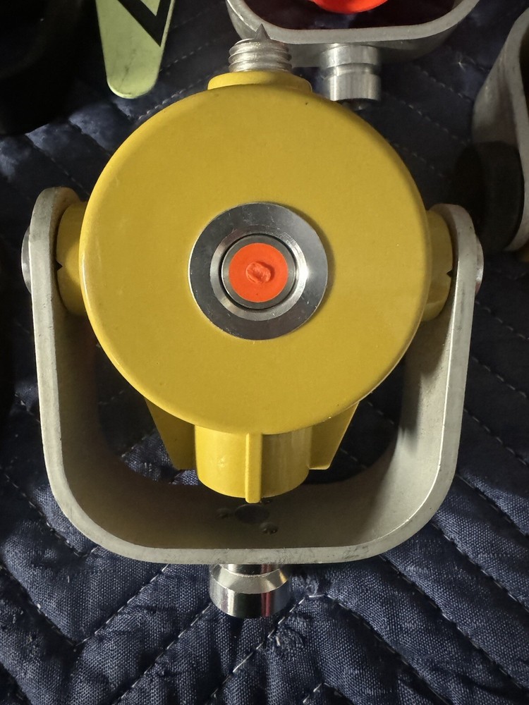 4 SURVEY PRISMS And Topcom Housing