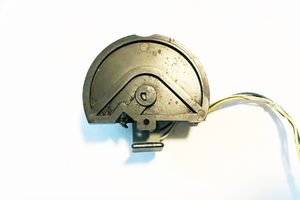 YAMAHA DX-21 Synthesizer Modulation Wheel Assembly.