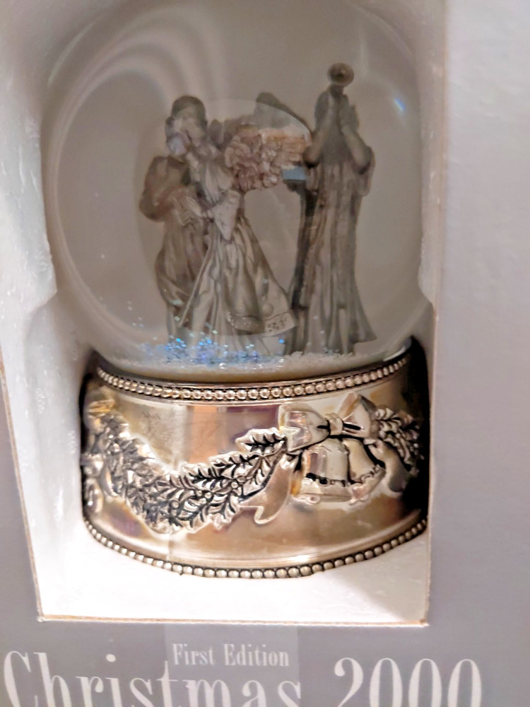 Christmas 2000 Musical Snow Globe Wallace Silversmith. NIB