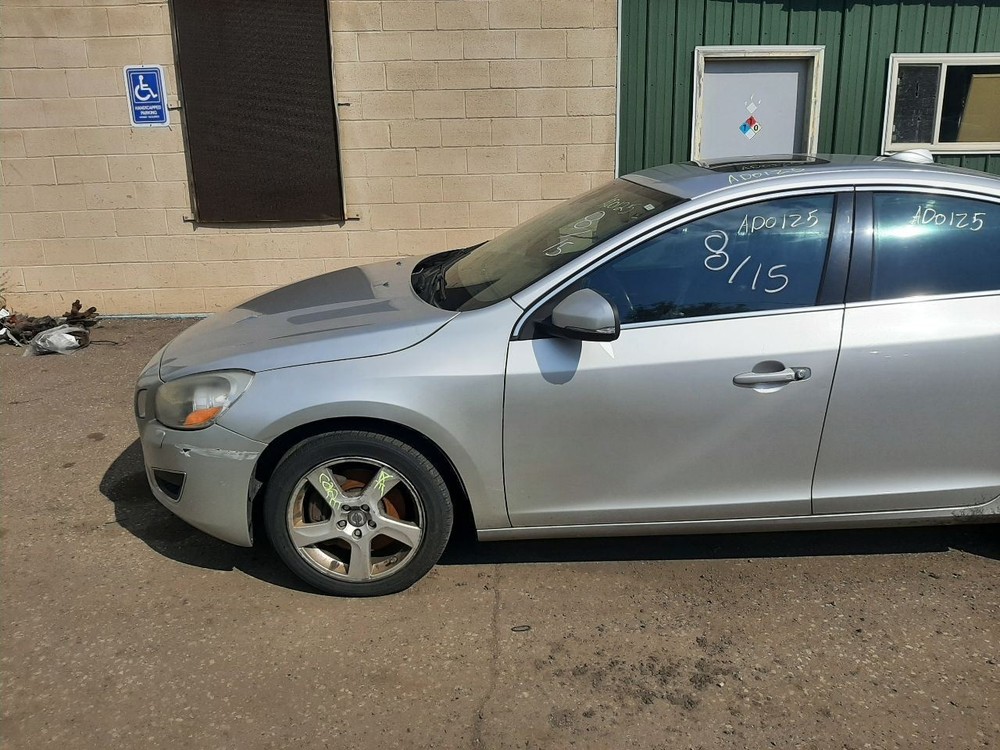 S60 2012 High Mounted Stop Light 1055605