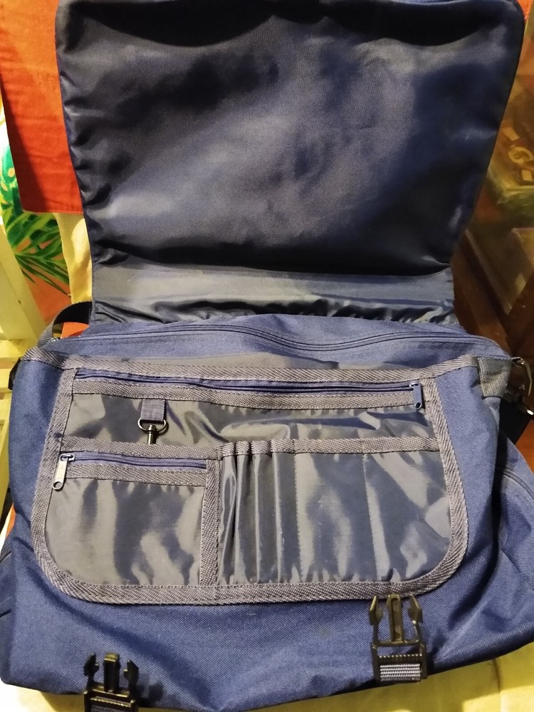 PURDUE Pharma One Stamford Forum Insignia Computer/Laptop Bag (empty)
