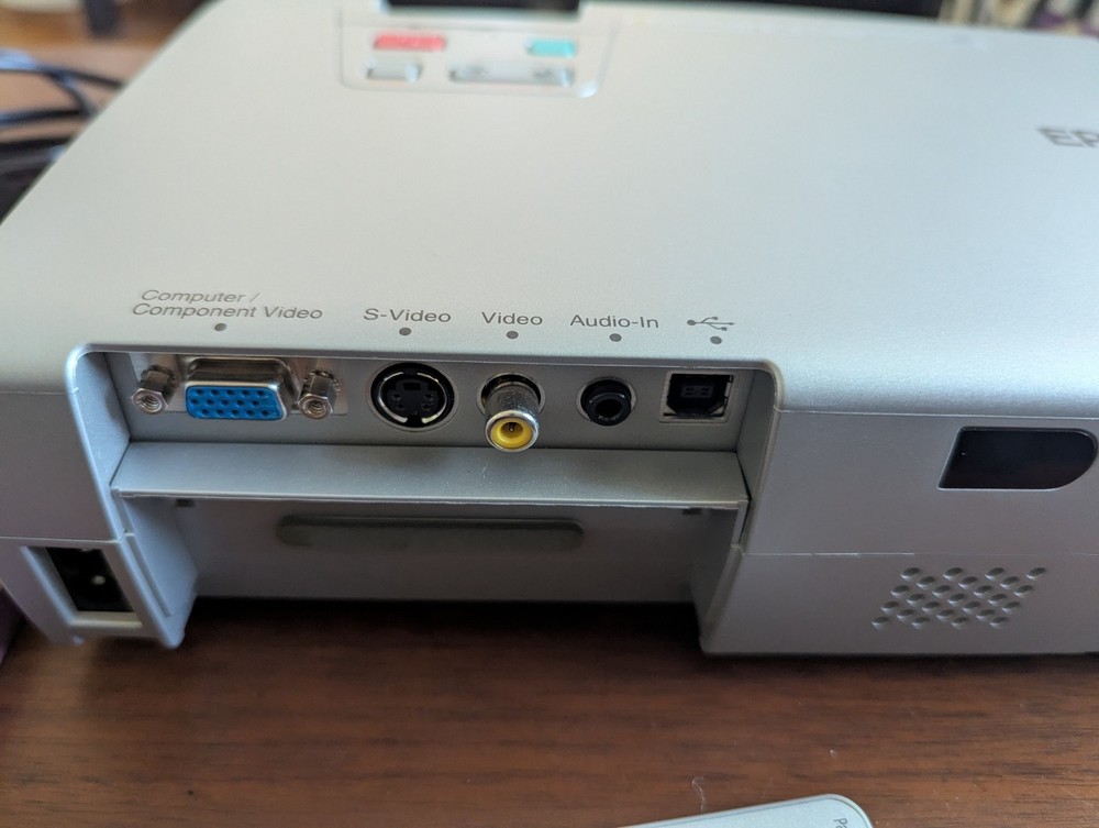 Epson EMP 730 XGA LCD Projector - TESTED