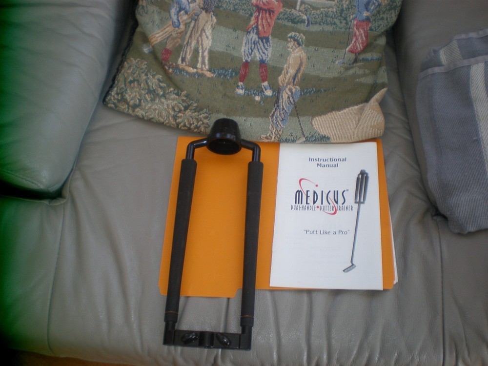 New - Medicus Dual-Handle Putter Trainer with INSTRUCTIONAL MANUAL GOLF