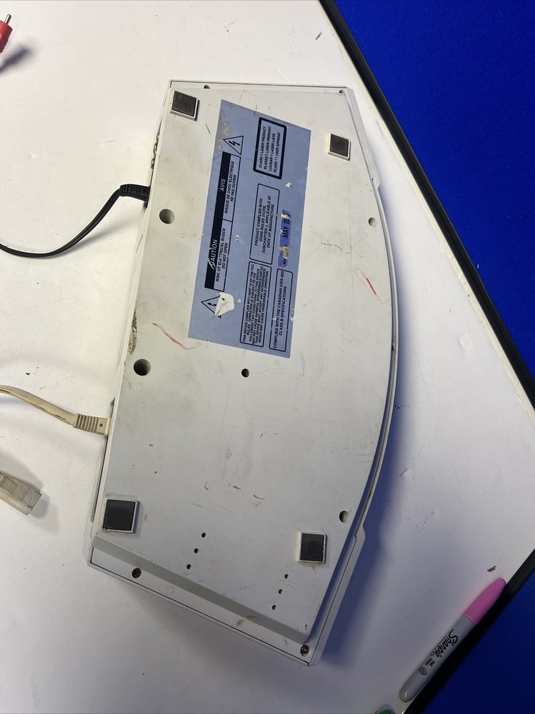 BOSE ACOUSTIC WAVE MULTI-DISC 5-CD CHANGER POWERS ON - FOR PARTS