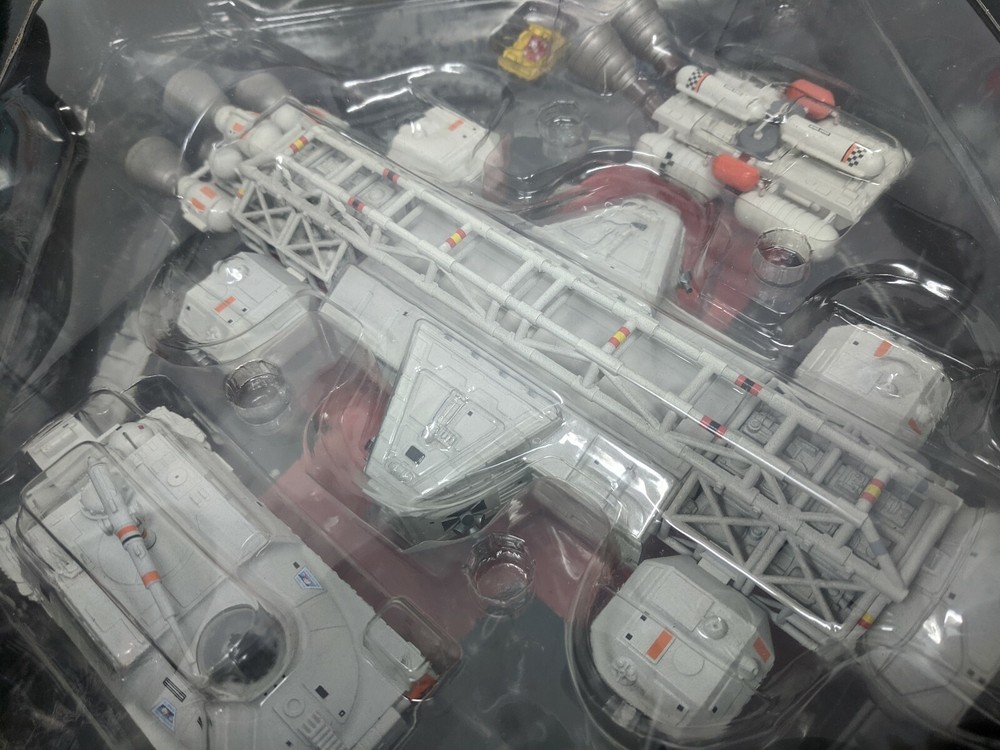 Space: 1999 Product Enterprise Limited Deluxe Eagle Gift Set