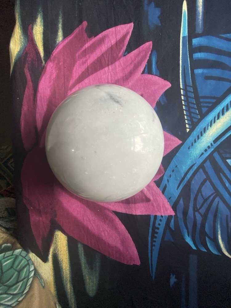 9 LB White Marble Free Standing Sphere