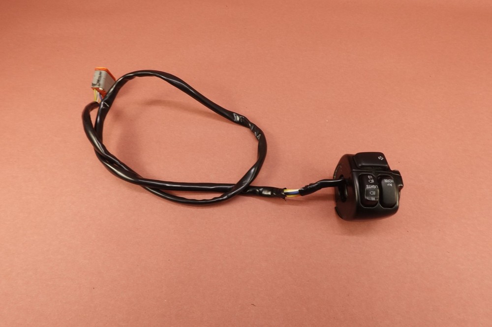 2000-2006 Harley Davidson FLHT Electra Glide LEFT HANDLEBAR SWITCH TURN SIGNAL