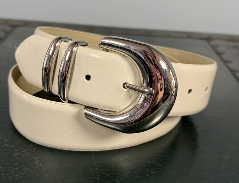 Nine West cream color belt women size medium